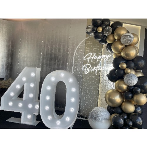 th Birthday Setup with Black & Gold & SuperAgate Balloon Garland